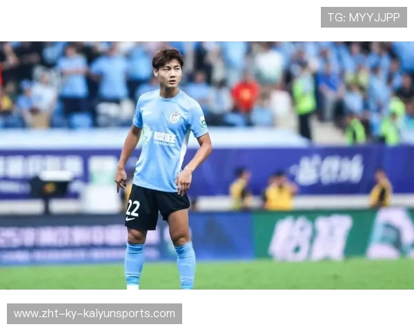 斯坦丘亮相大连英博训练场,领衔球队进行攻防演练 斯坦丘亮相大连英博训练场,领衔球队进行攻防演练